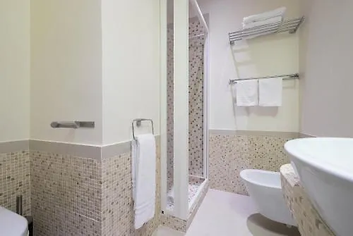 בית הארחה Lory House 4*